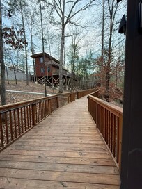 Walk way accessible to all cabins below