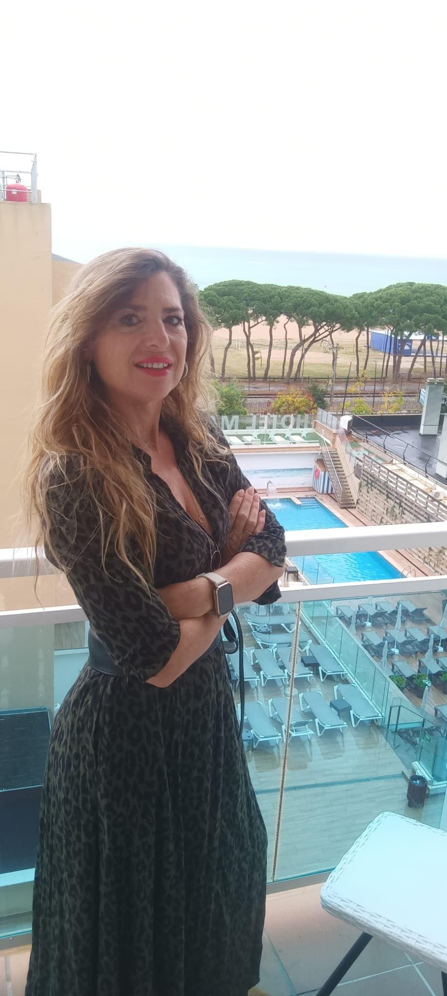 Balcón con vistas a la piscinas y playa