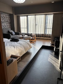 ๅฐใๆฎตๅทฎใใใใๆๅใงในใชใใใ่ฑใใงไธใใใใฎใงใจใฆใๆธ
ๆฝใงใใ