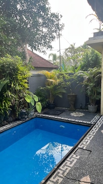 Private pool