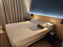 Habitación con cama doble: espacio de cama.