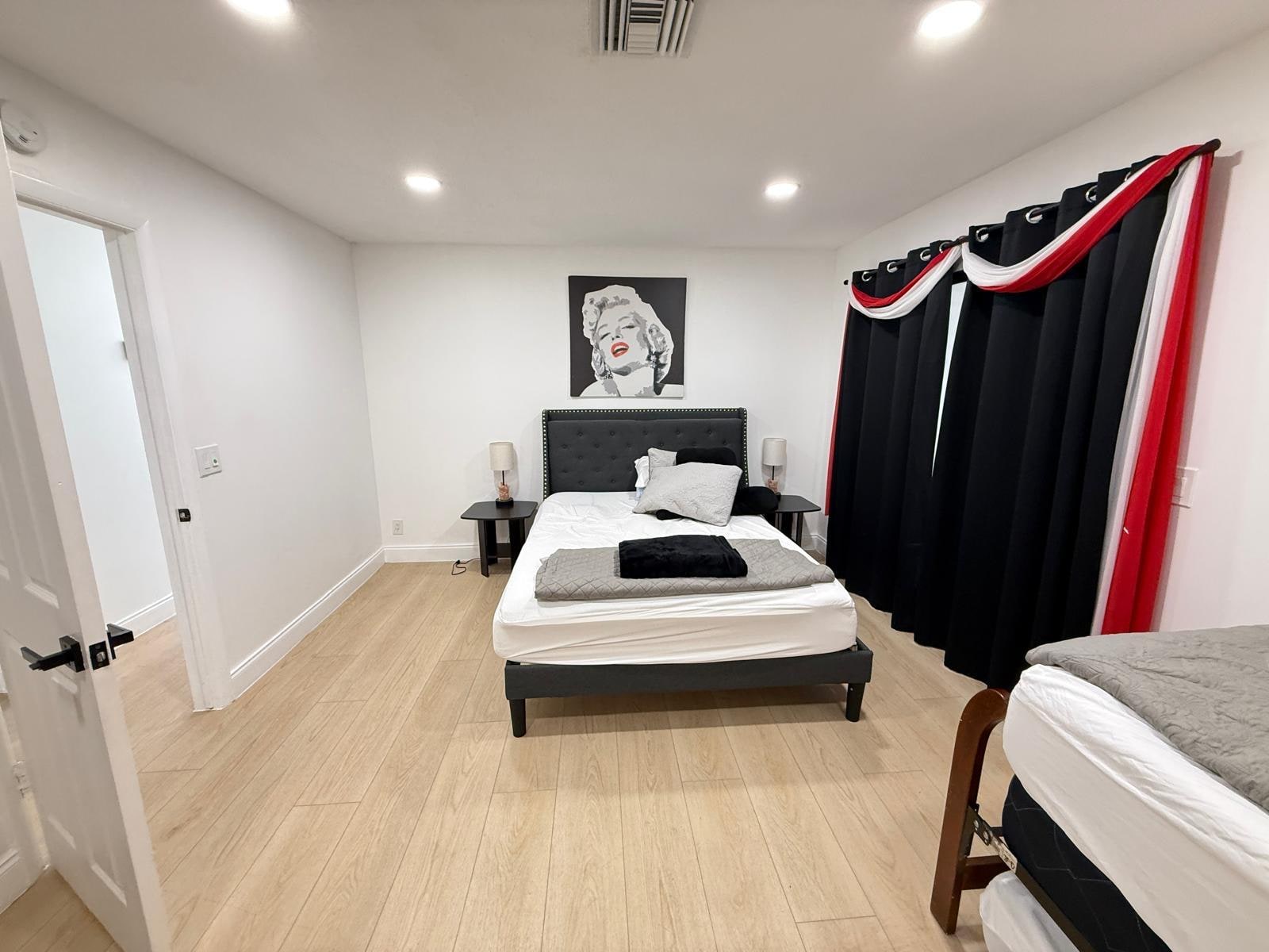 Largest bedroom - slept 4 