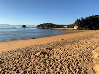 Abel Tasman Park accessed by boat from Kaiteriteri.