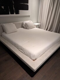 Bot cleabed bed sheet abd no comforter or blanket available