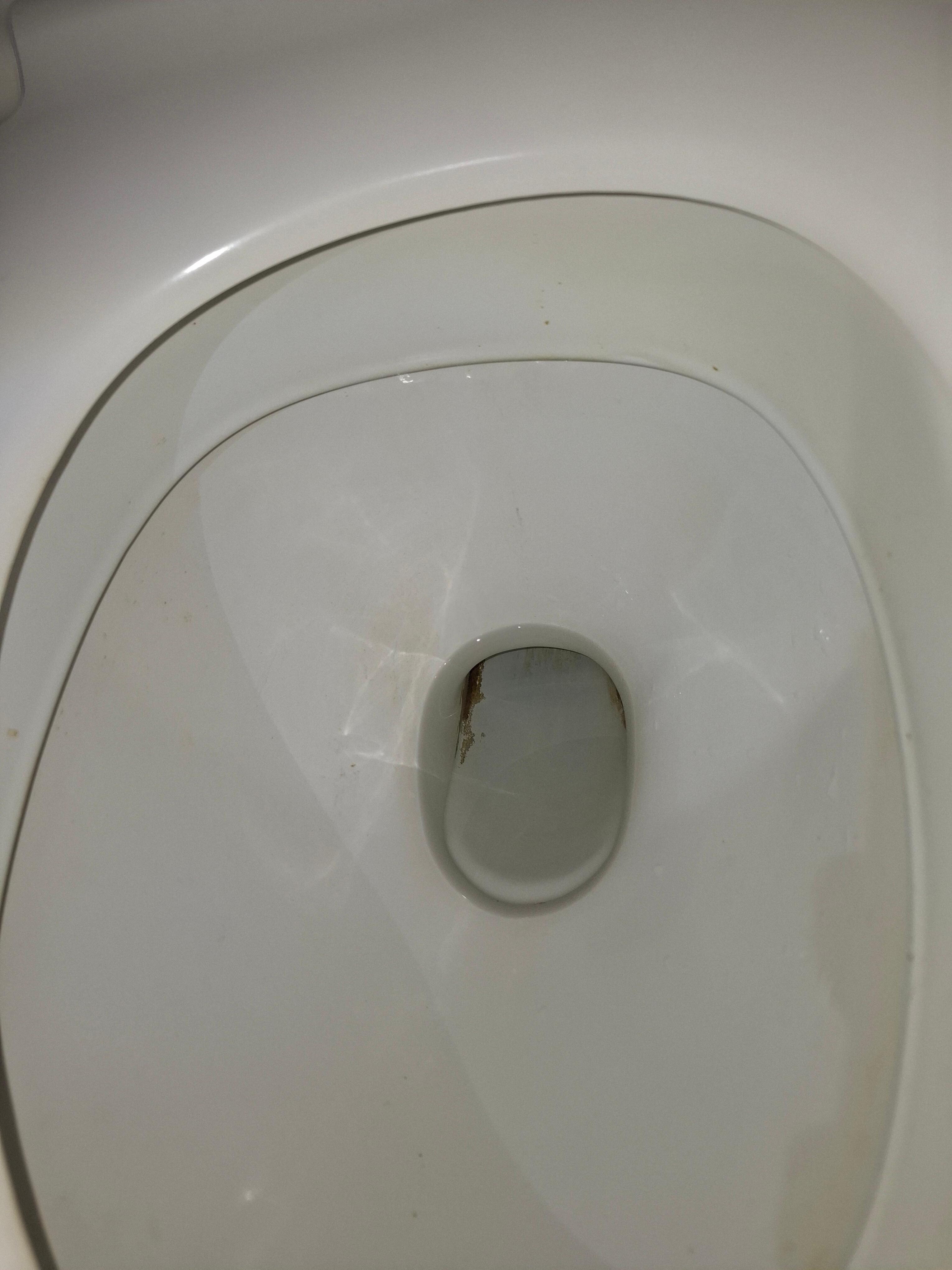 Dreckige Toilette, kein Klopapier vorhanden