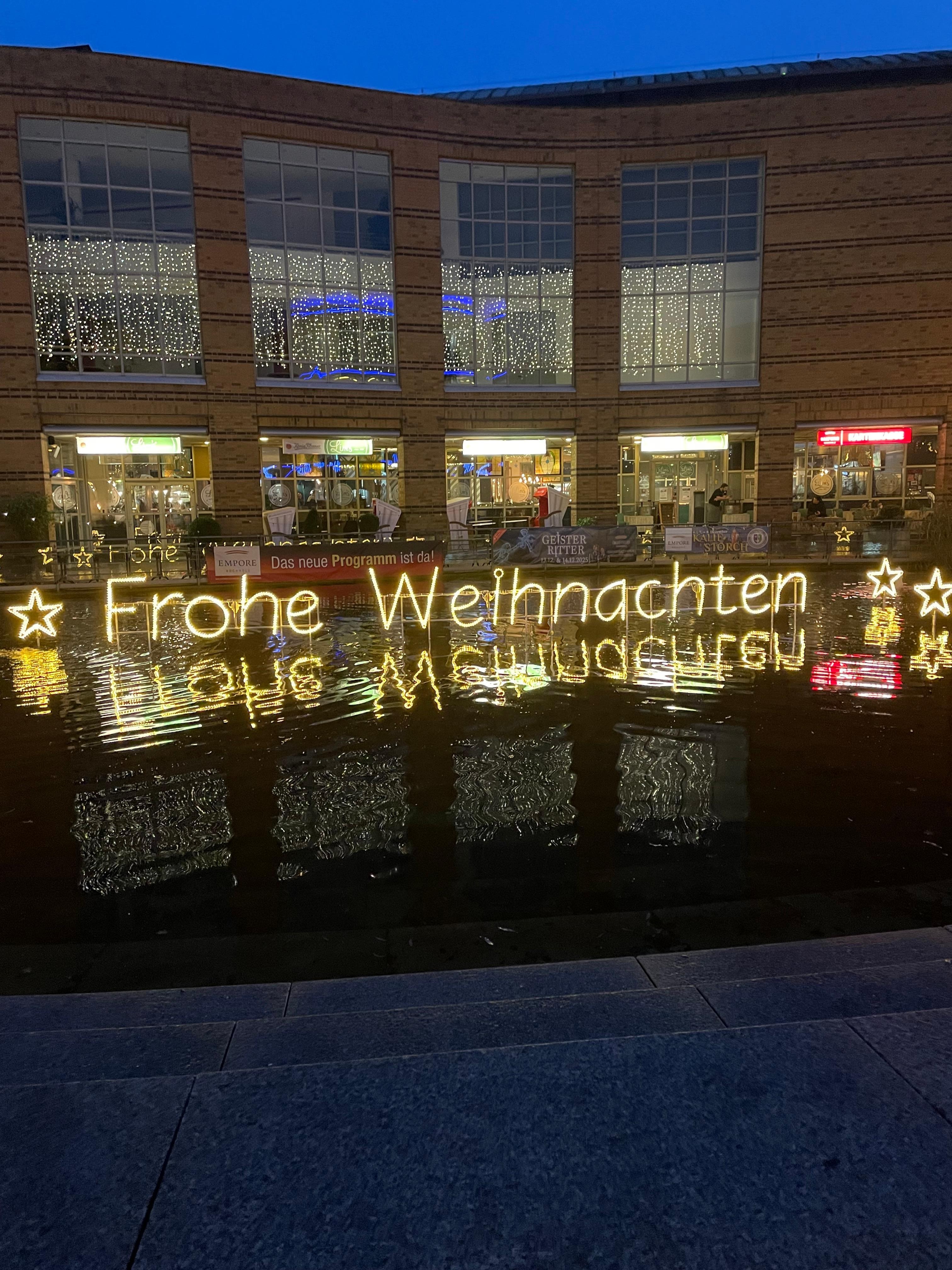 Einkaufsmöglichkeiten und Restaurants fußläufig erreichbar 