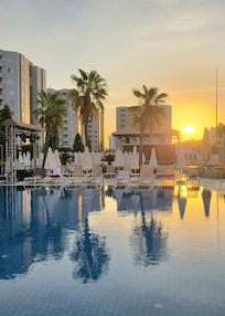 Sonnenaufgang Lara Park Hotel