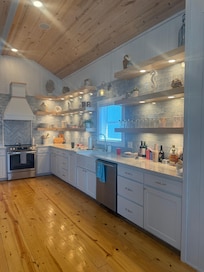 This kitchen is First Class! We loved meeting for coffee in the mornings- Beautiful!