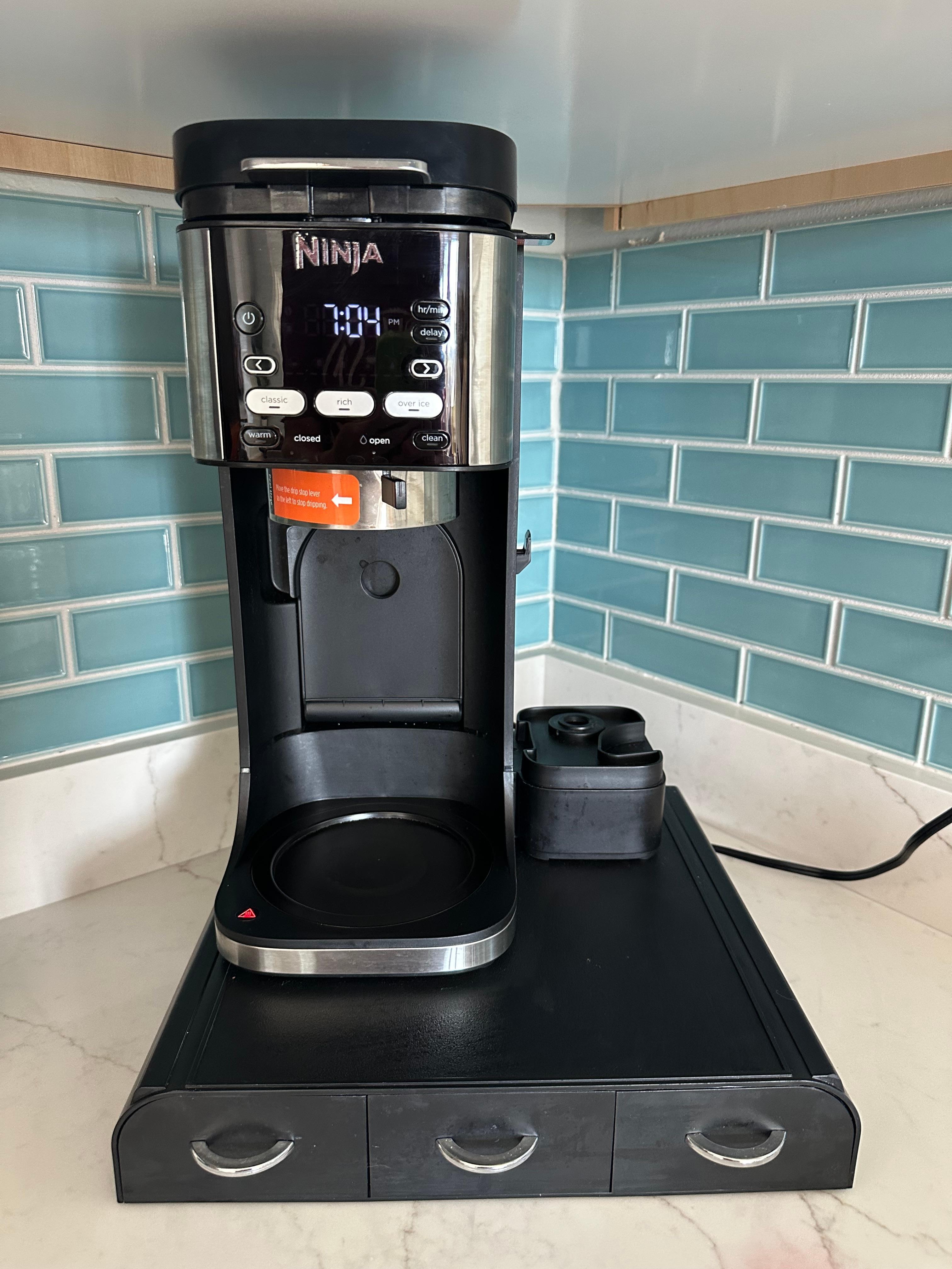 Uses K-cups or grounds