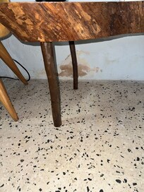 Peeling paint (unsafe)