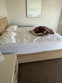 House was not cleaned from previous renter.