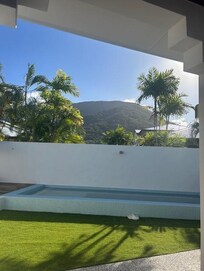 Lazing by the pool doesn't get much better than this!