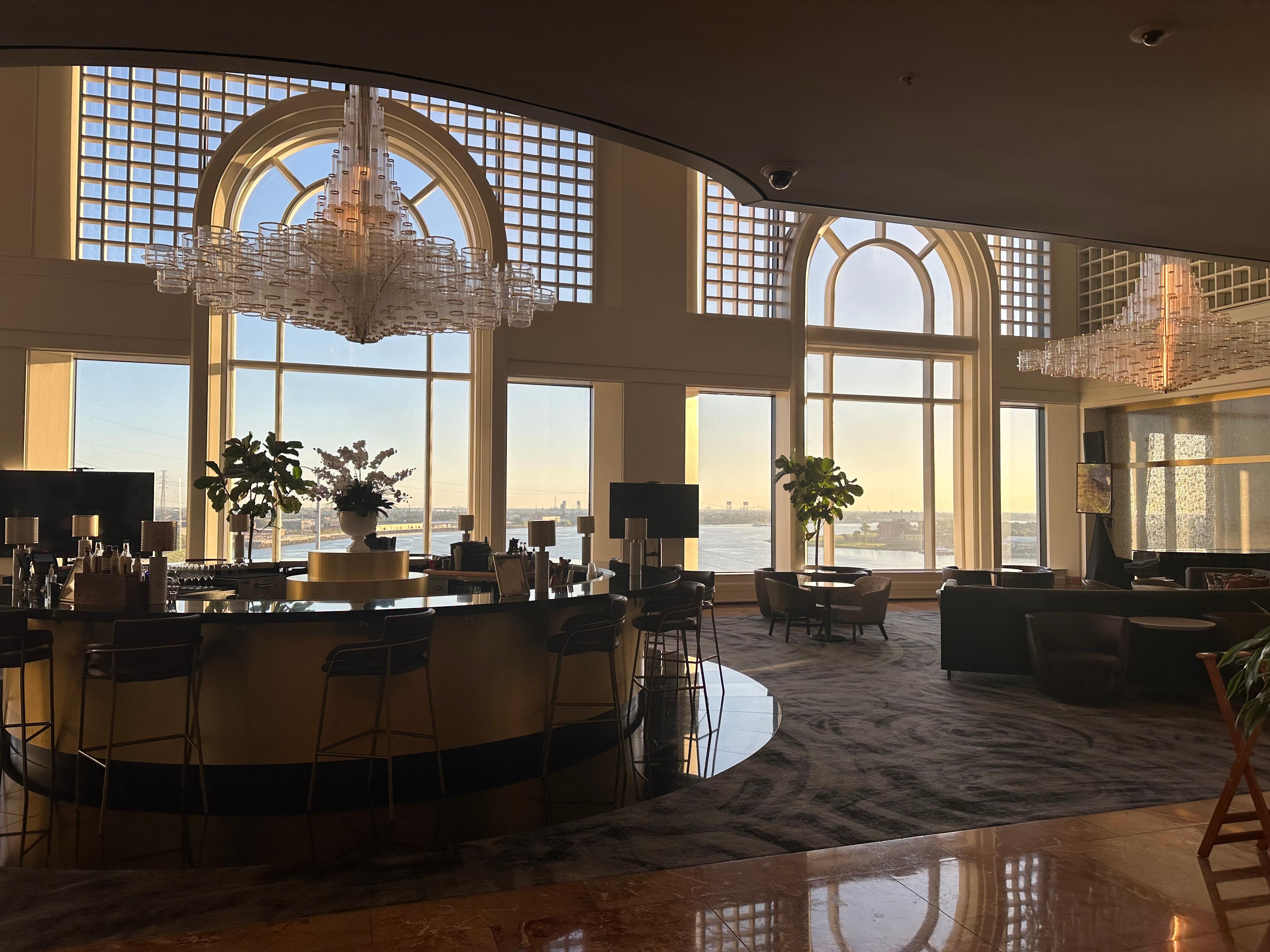 Lobby / Bar overlooking Mississippi River