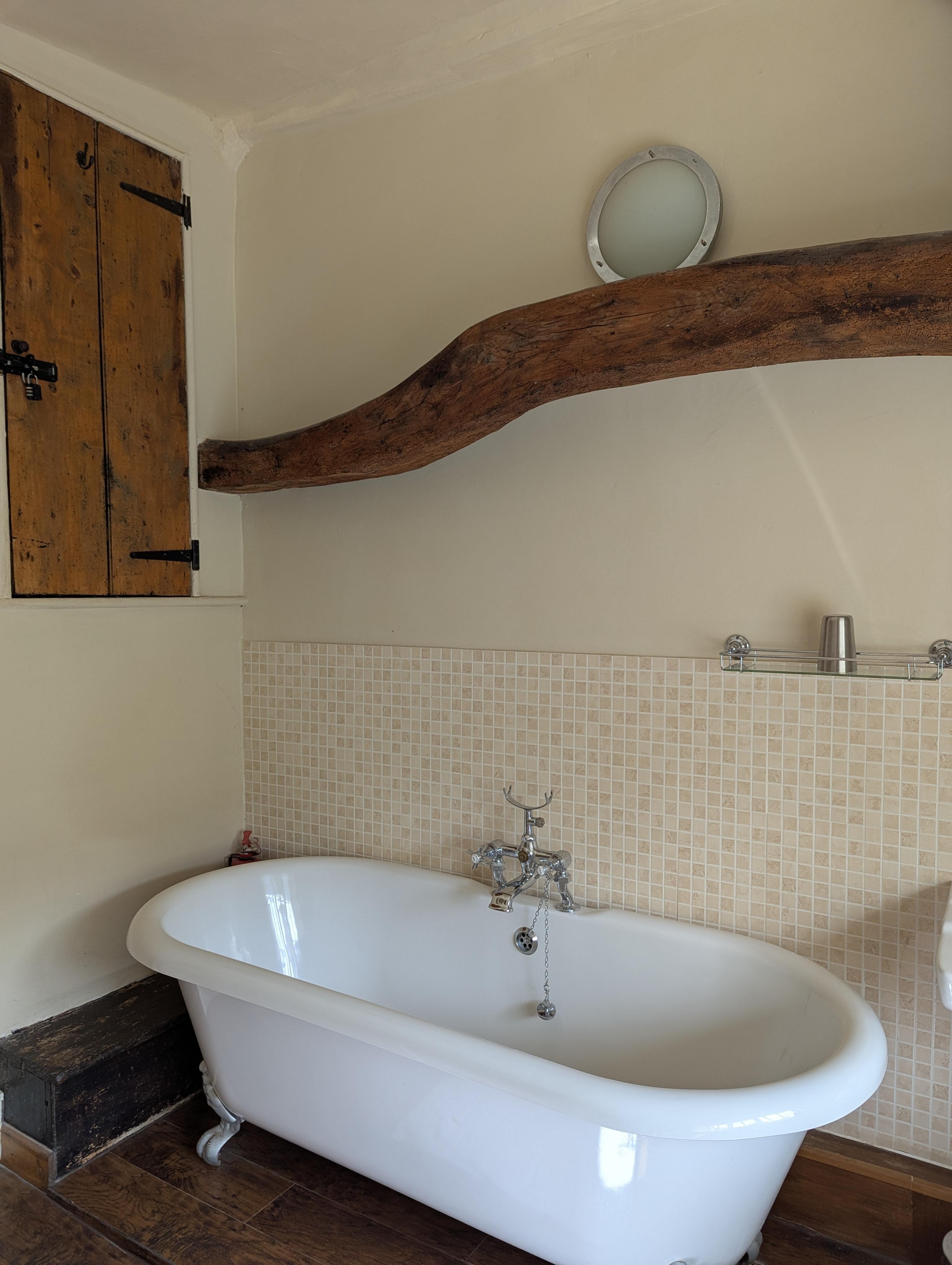 Luxurious soaking tub