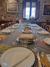 Fantastic dining area in and also out by the BBQ