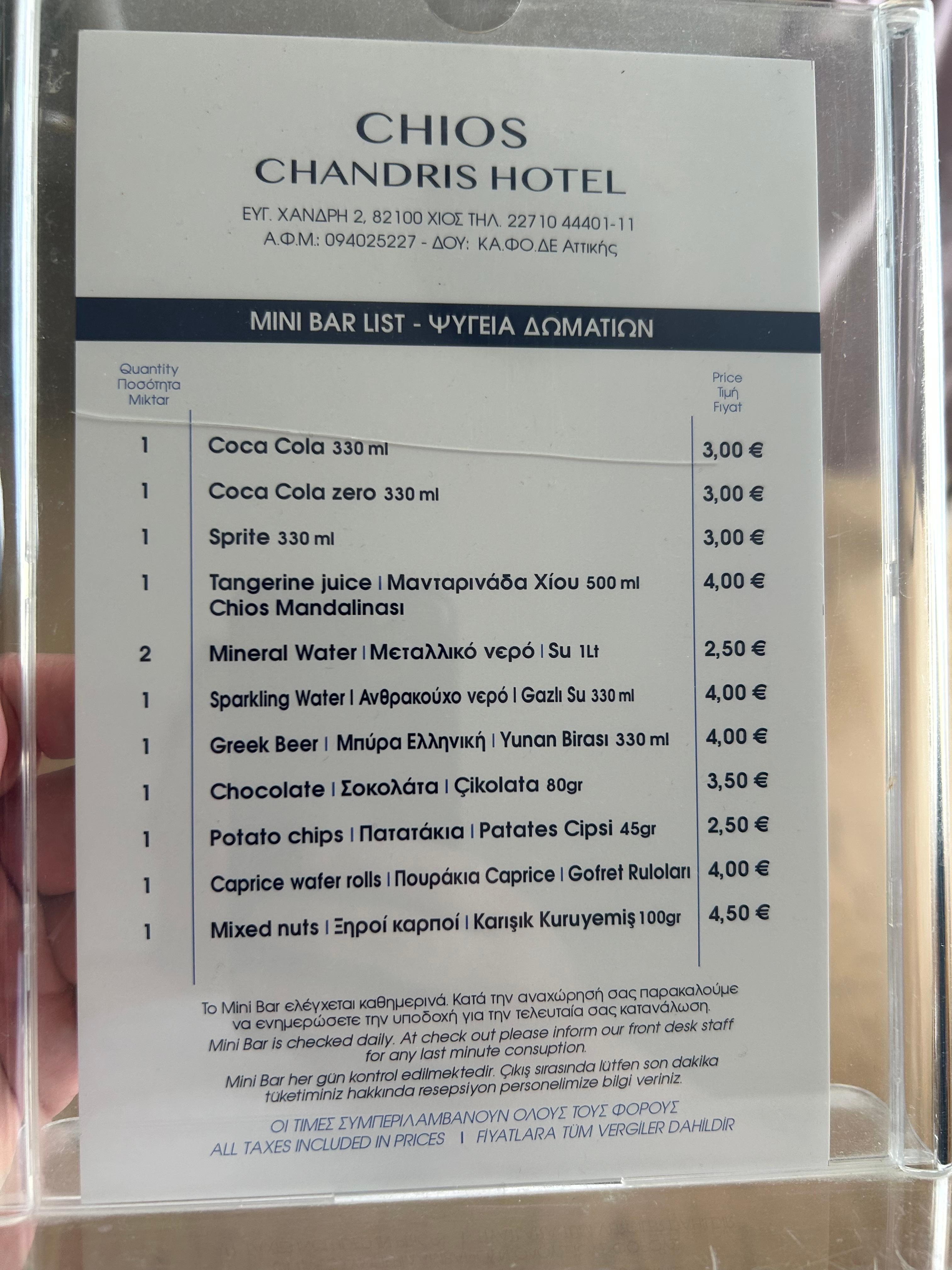 Minibüse ve oteldeki yeme içme fiyatları yüksek geldi bana.İki top sudan yapılmış dondurmaya 14 Euro almaları da oldukça pahalıydı.