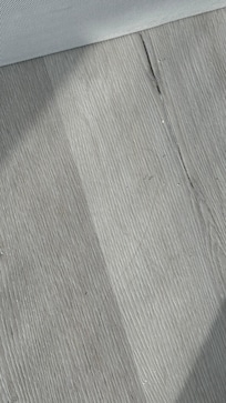 Fios de cabelo e sujeira