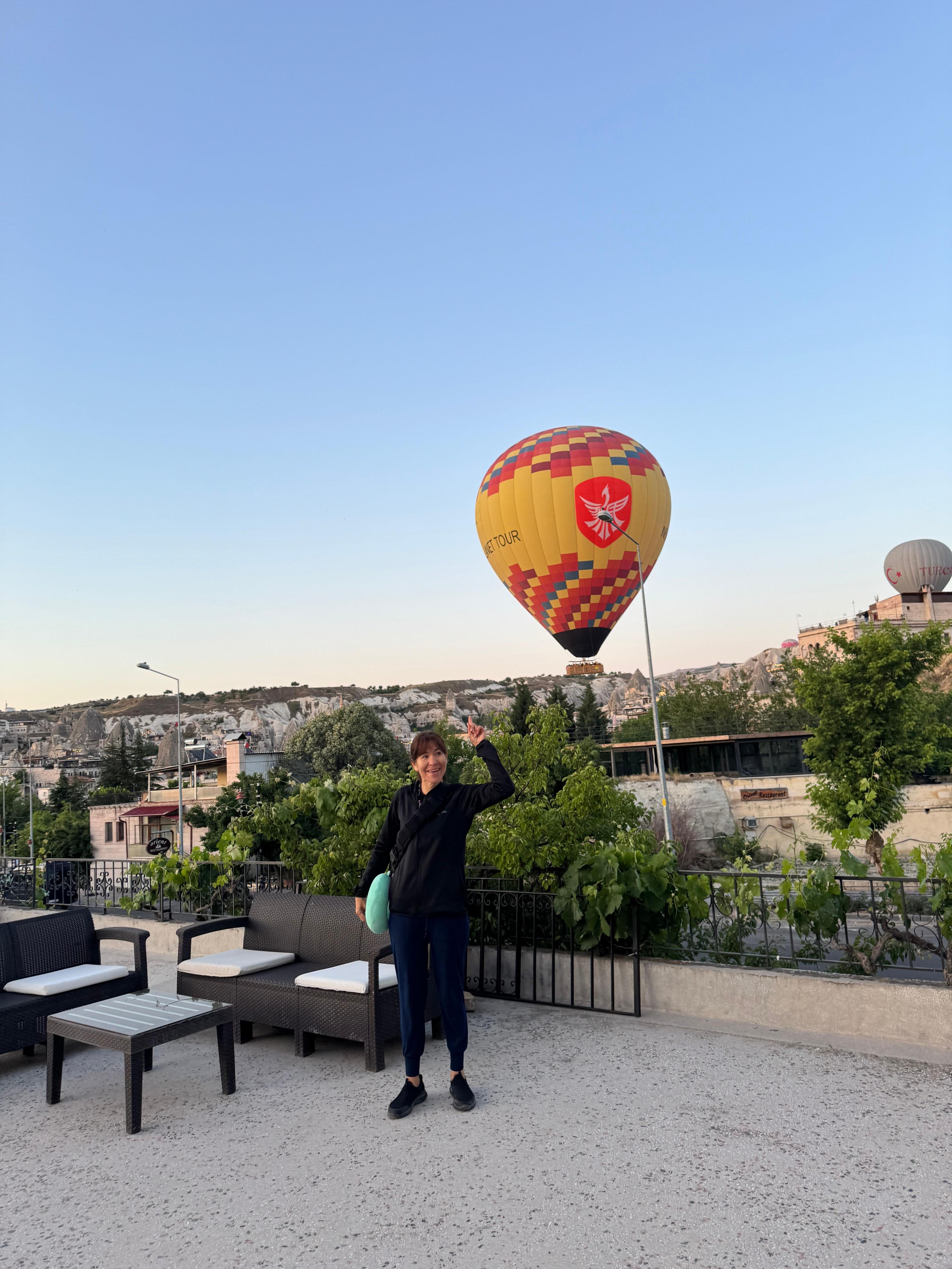Se miran los globos desde la propiedad