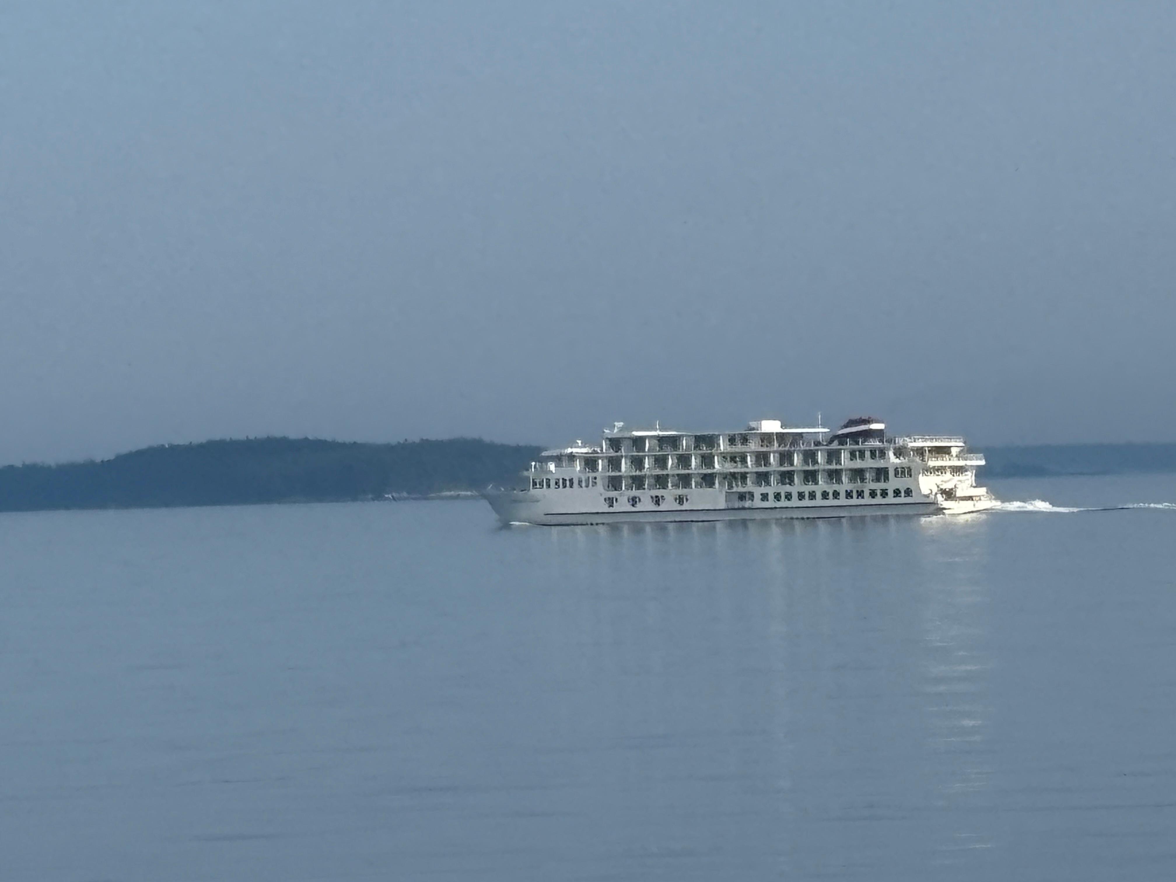 Cruise ship on way to Bar Harbor 