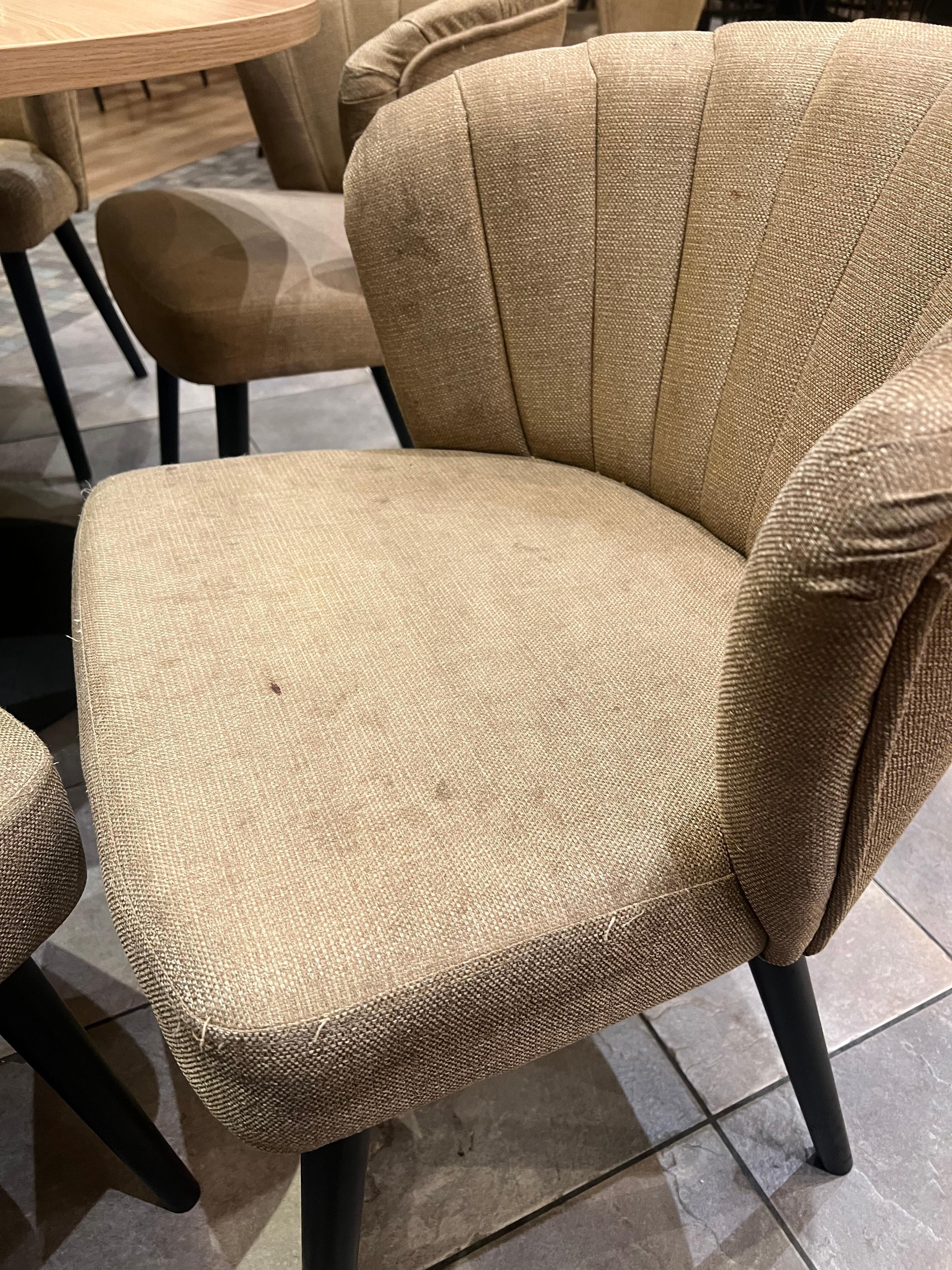 Chair at Restaurant of the Dream Castle was stinky and duty. 