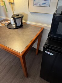 Table leg not straight. Was afraid the table would fall, so I did not touch it.