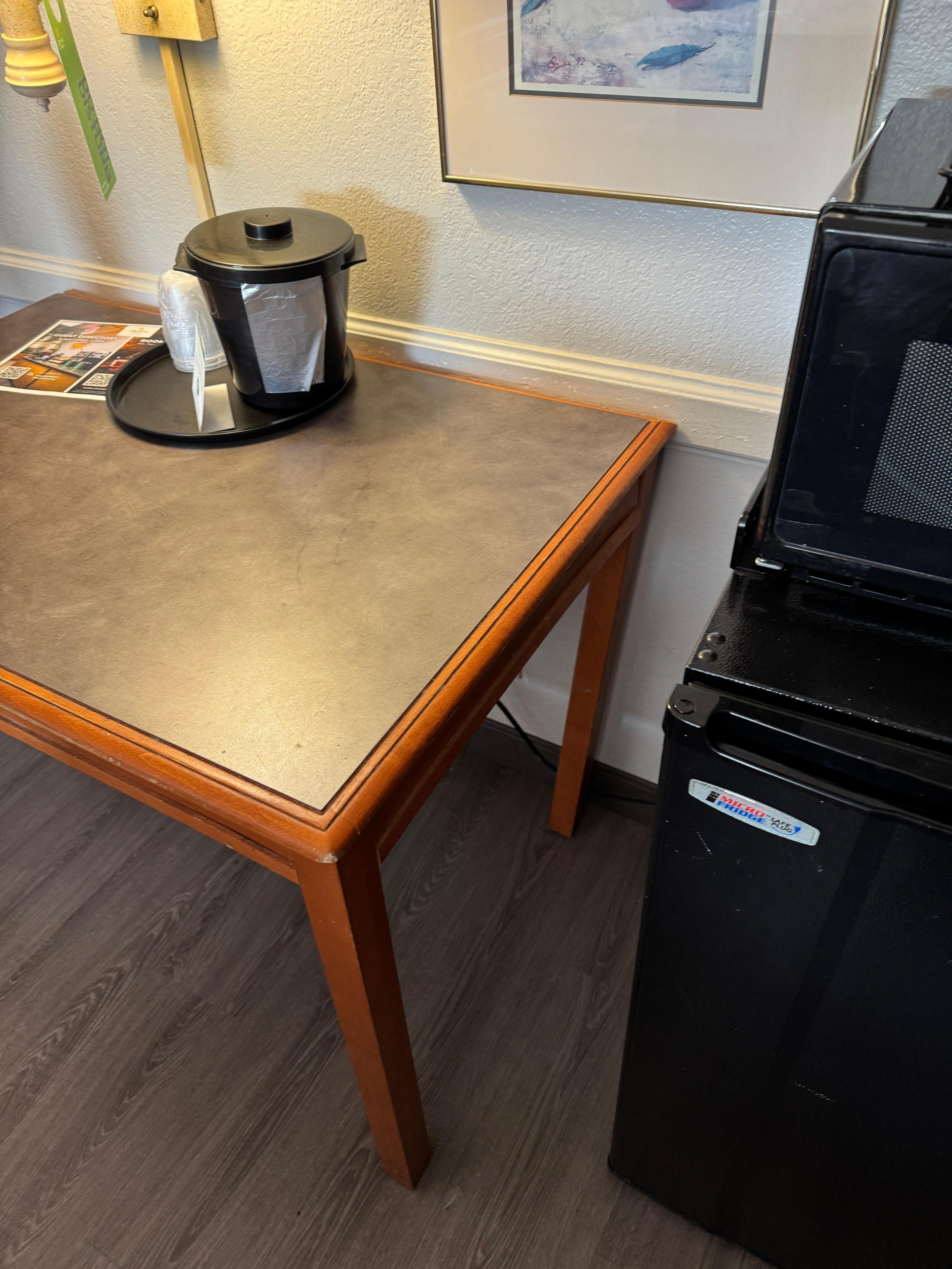 Table leg not straight. Was afraid the table would fall, so I did not touch it.