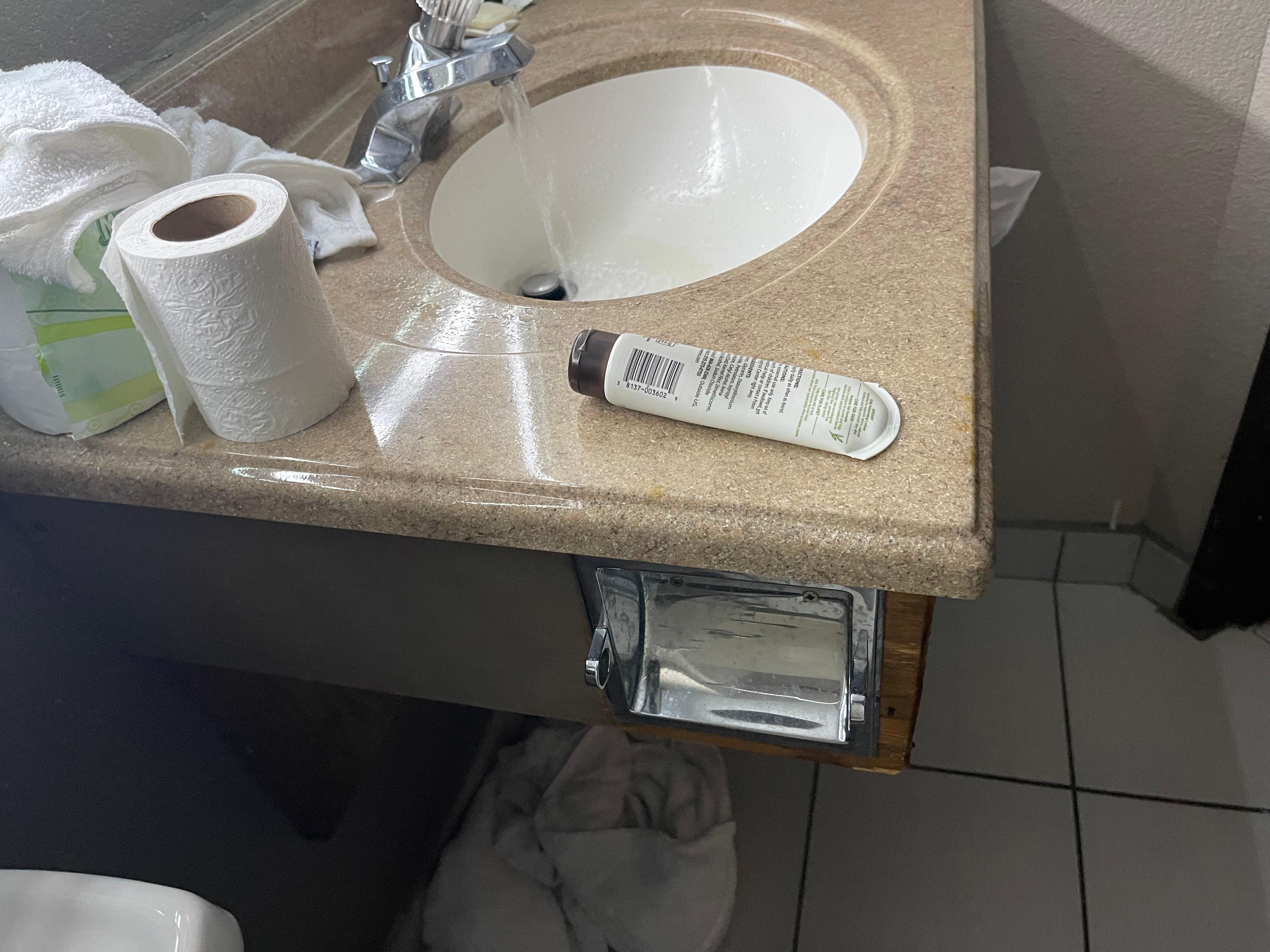 No toilet paper holder