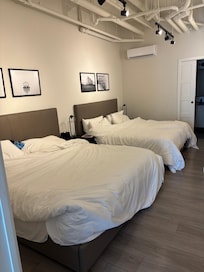 2 king size beds