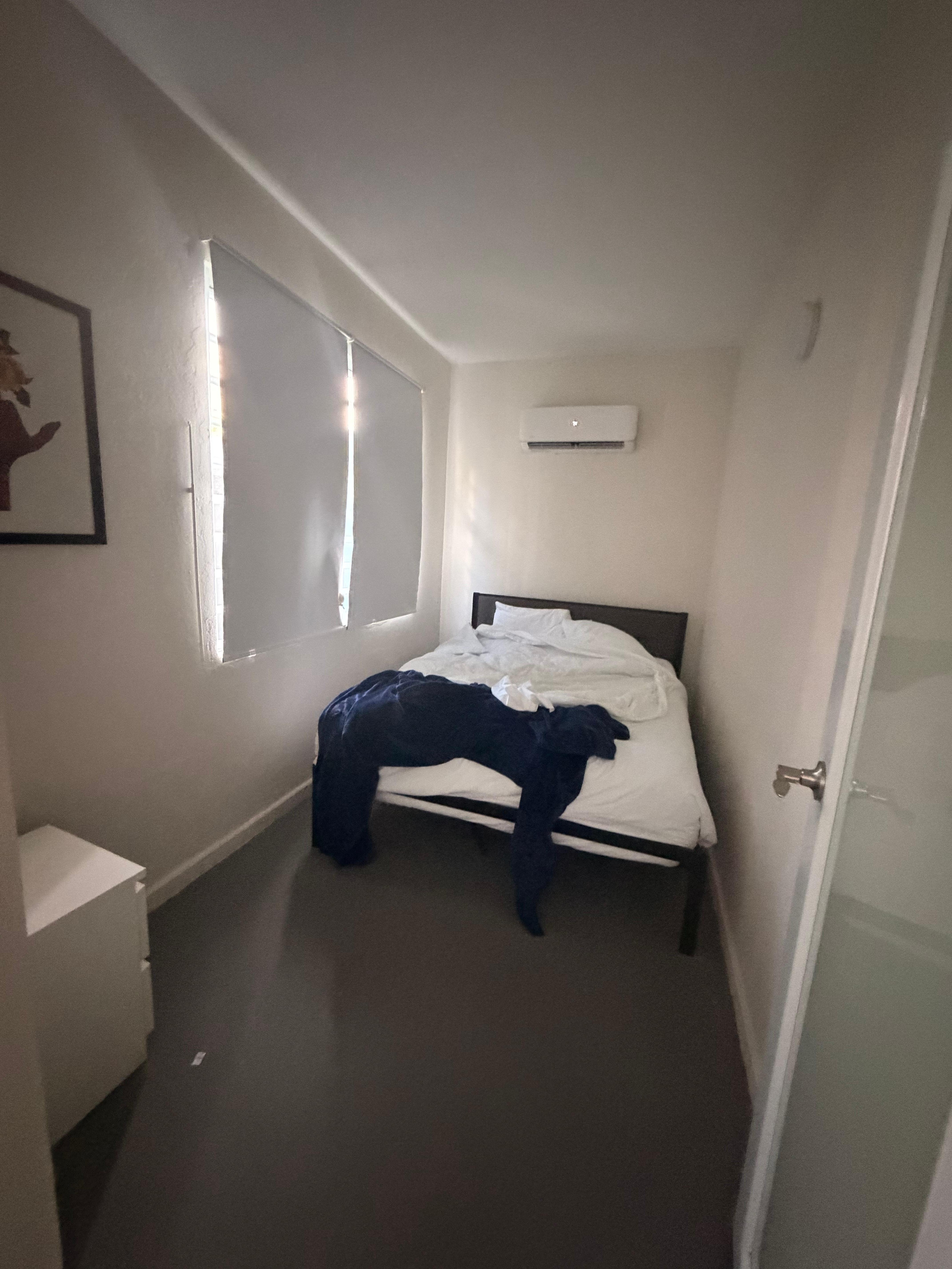 Room with no hanging or storage space 