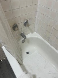 Gross tub!