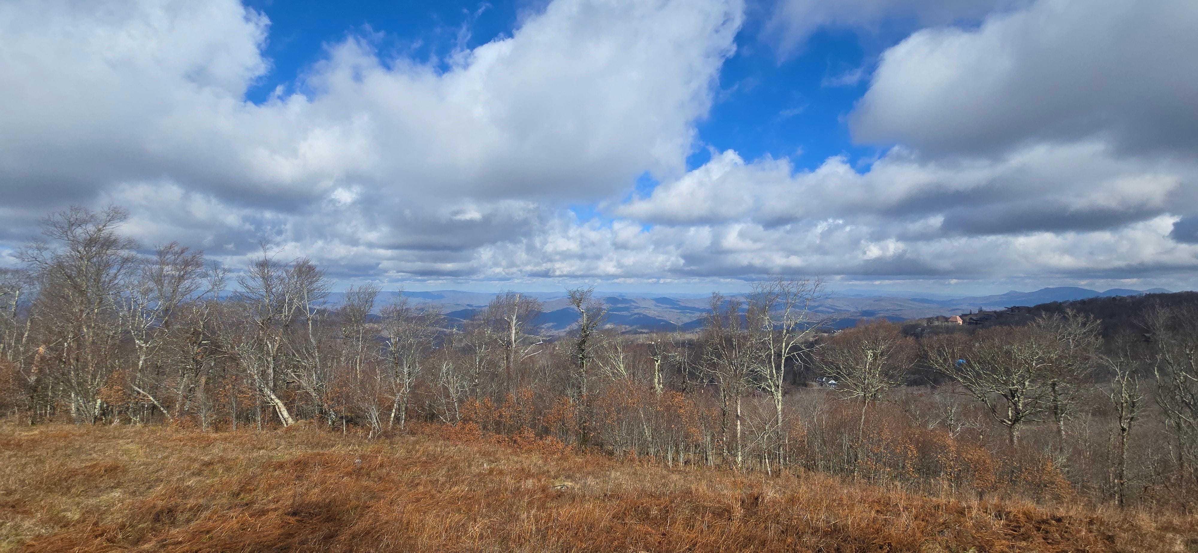 Views from Emerald Outbook trail