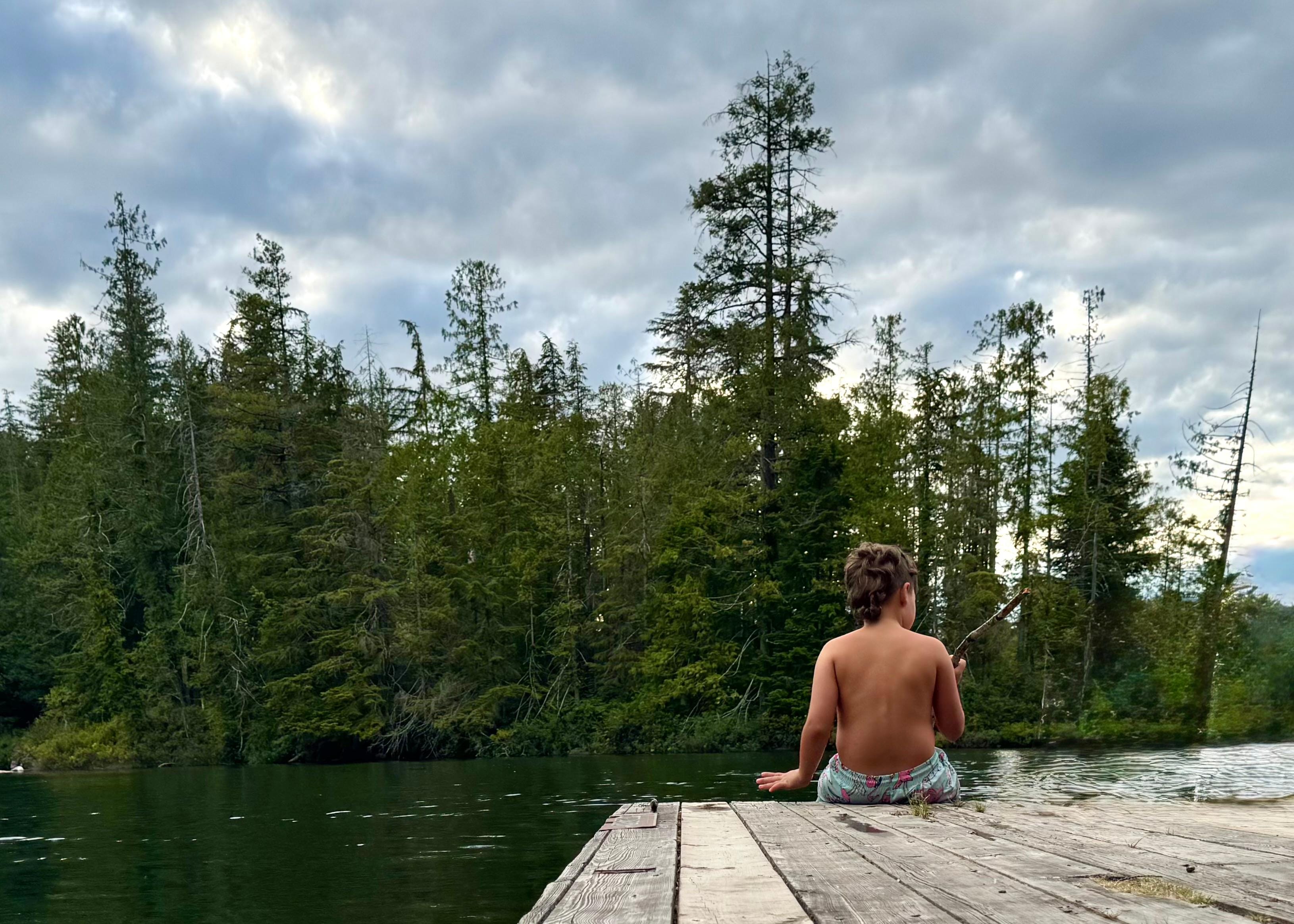 Photo of the public dock just a minute down the road walking. 