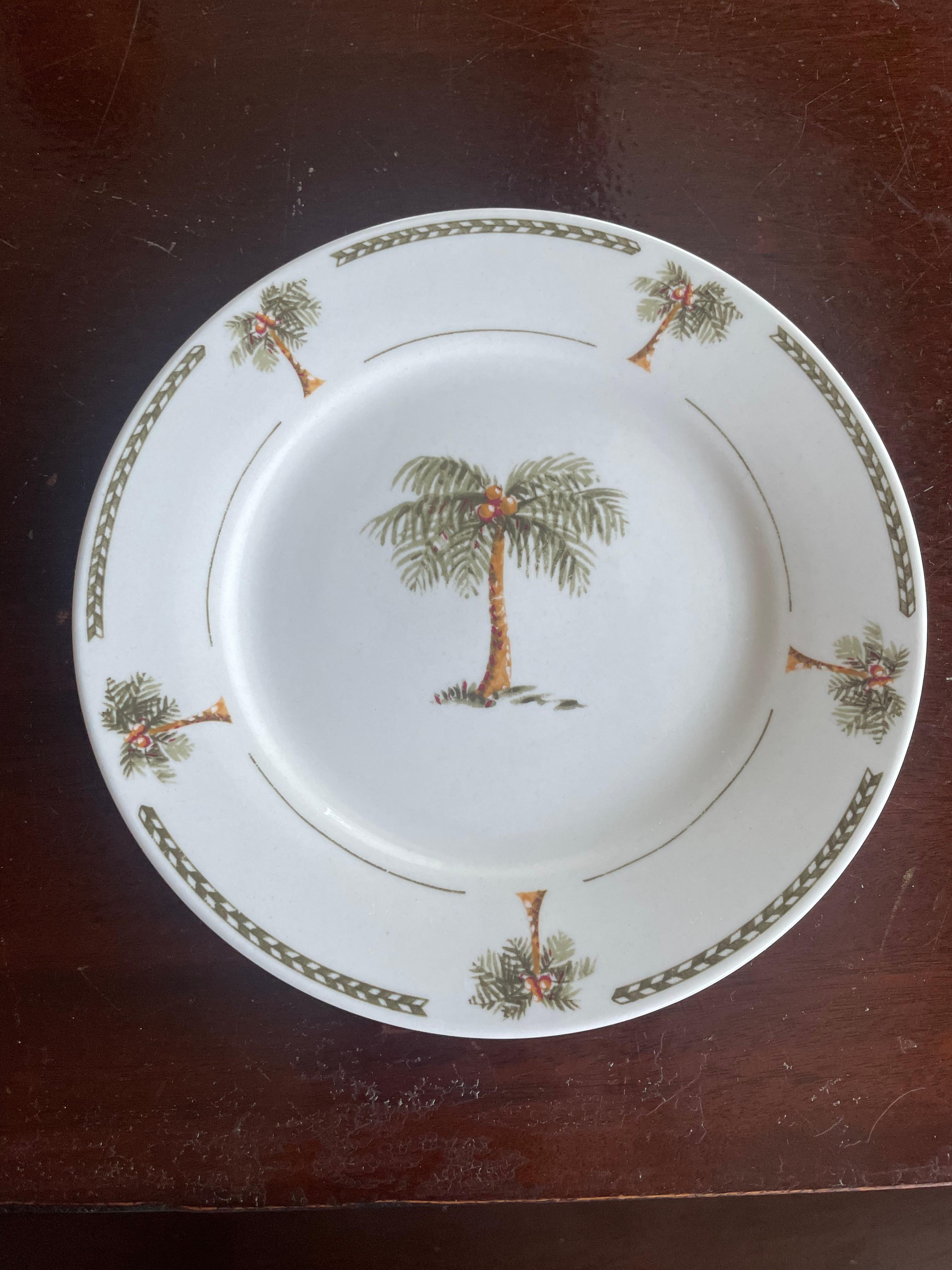 Hawaiian themed dinnerware ! 
