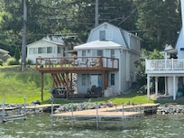 Wonderful lakefront property