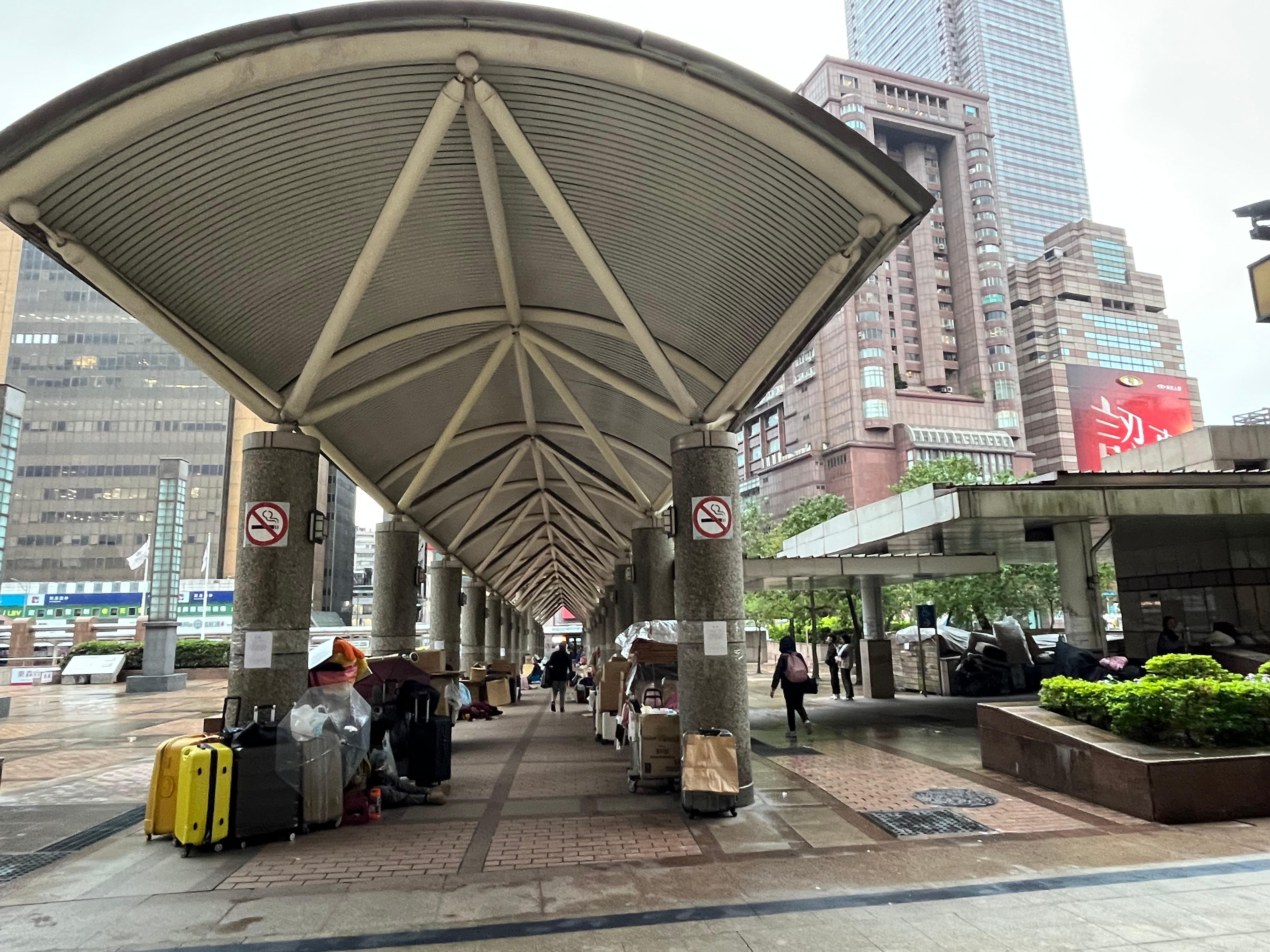 Surprised to see homeless lining the grand station at night, but don’t feel threatened.