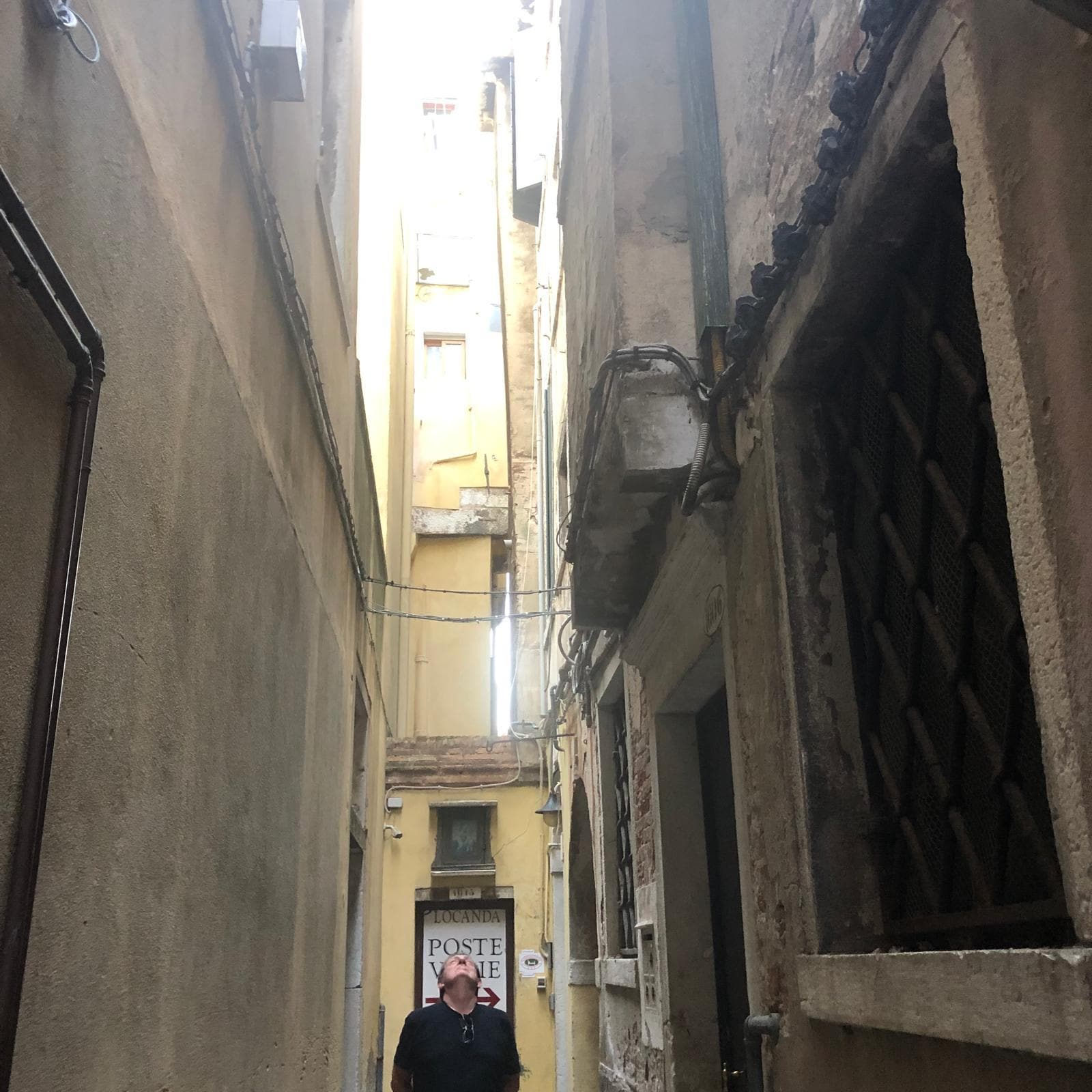 The entrance to this well situated hotel