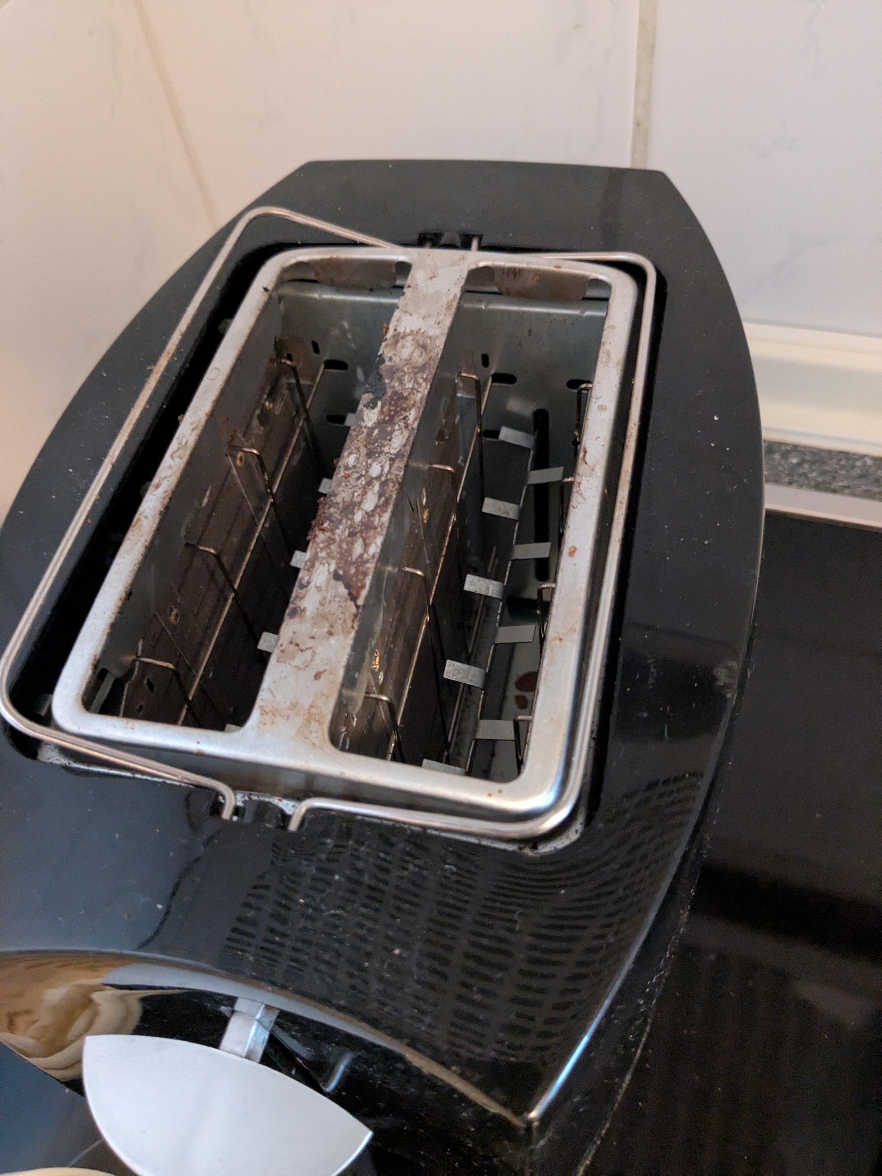 Toaster sehr schmutzig