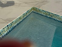 Piscine pas nettoyer pendant 4 joirs