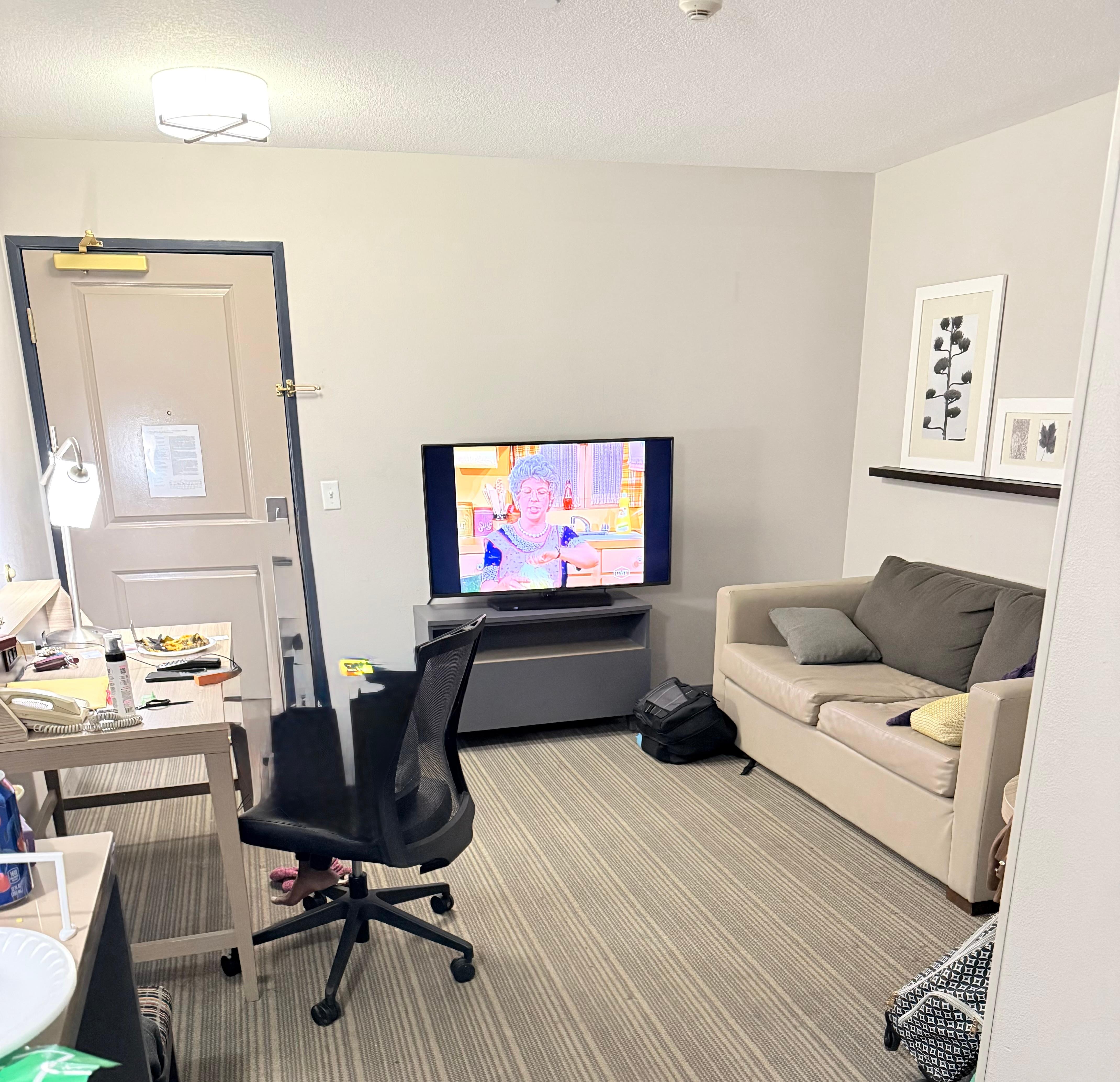 Extra seating area in room 