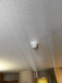 Smoke detector was covered up with a plastic bag. Non smoking room. Smelled like cigarettes. I was feeling unsafe.