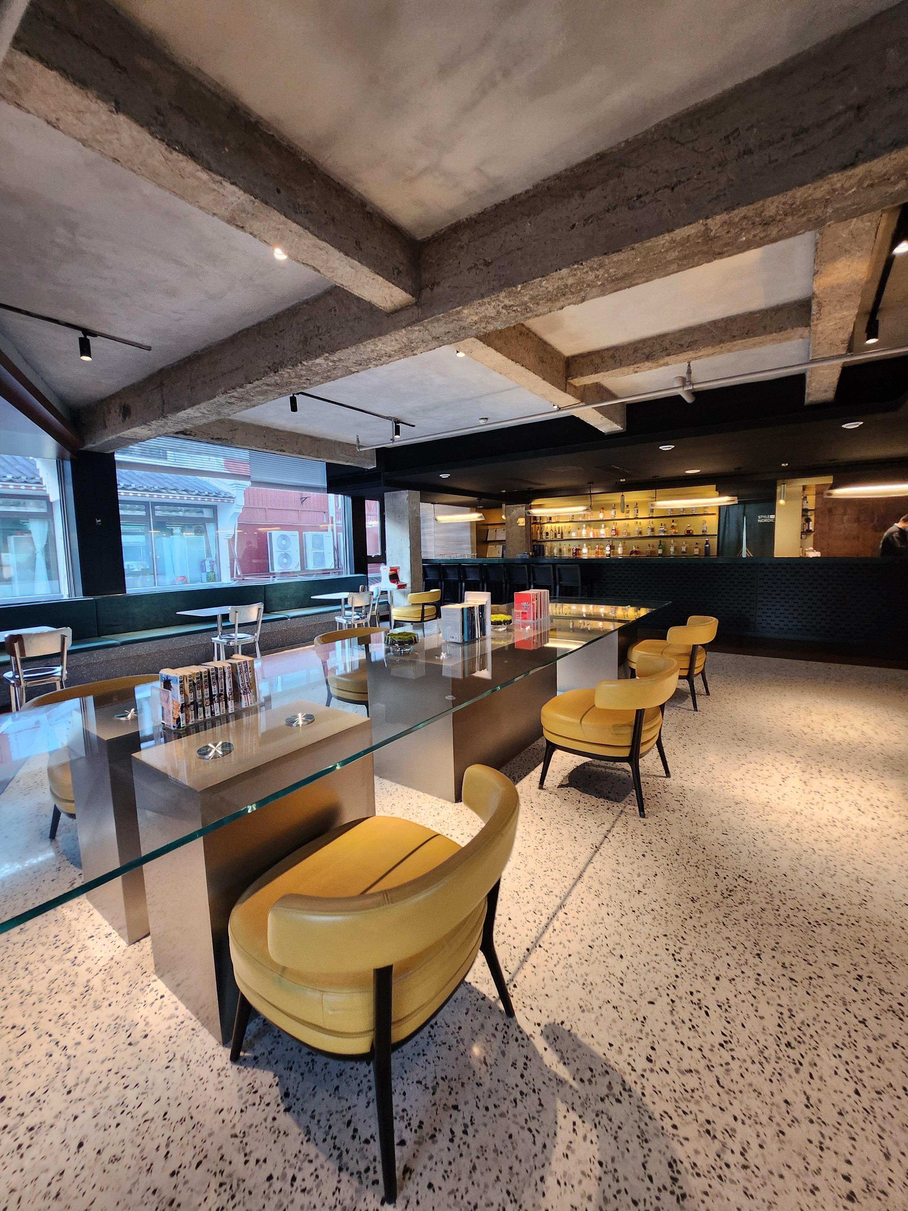 Nice, Cosy waiting and reading area. 