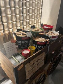 備品區
可自行拿取