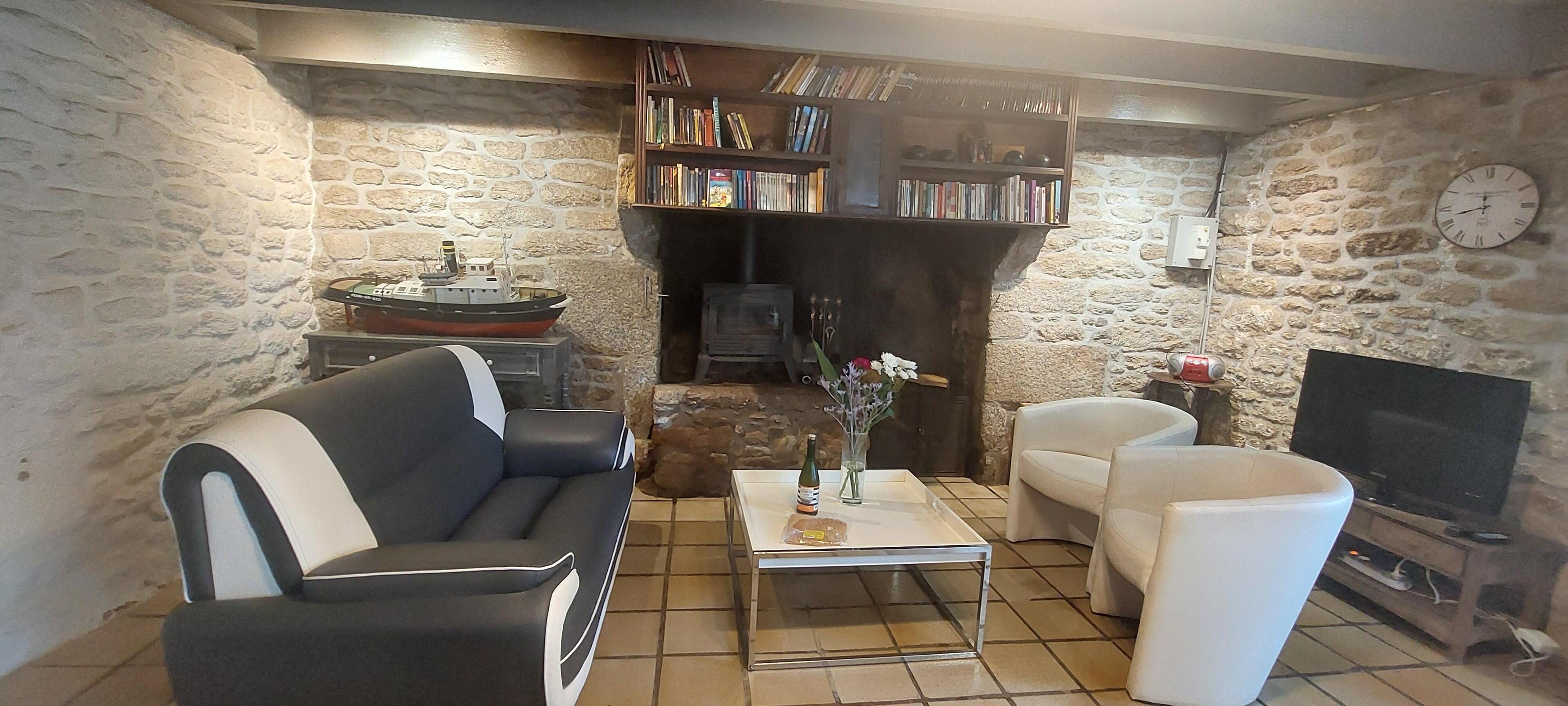 Le charmant salon.