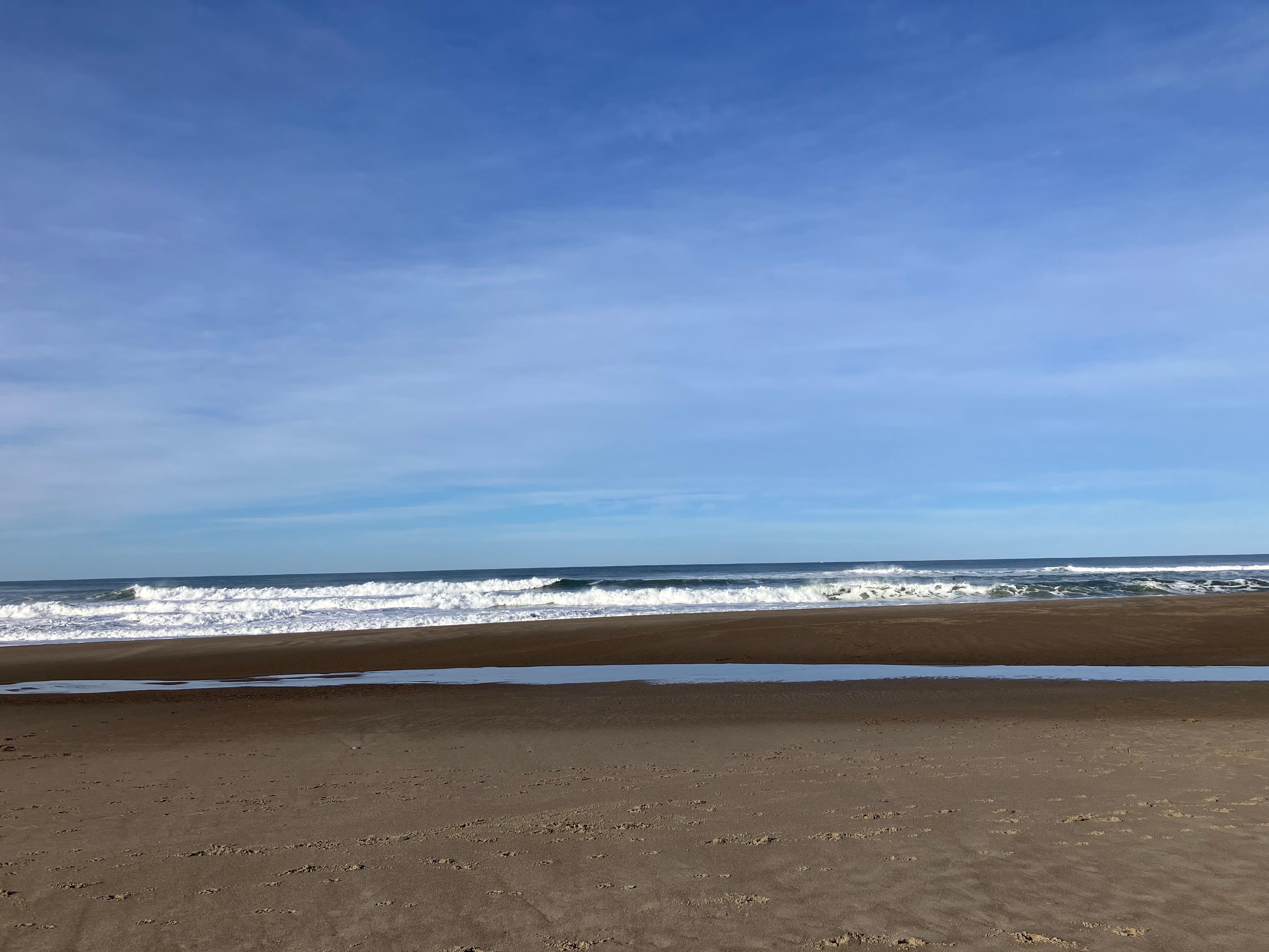 Nice open beach for walking and collecting agates and shells. 