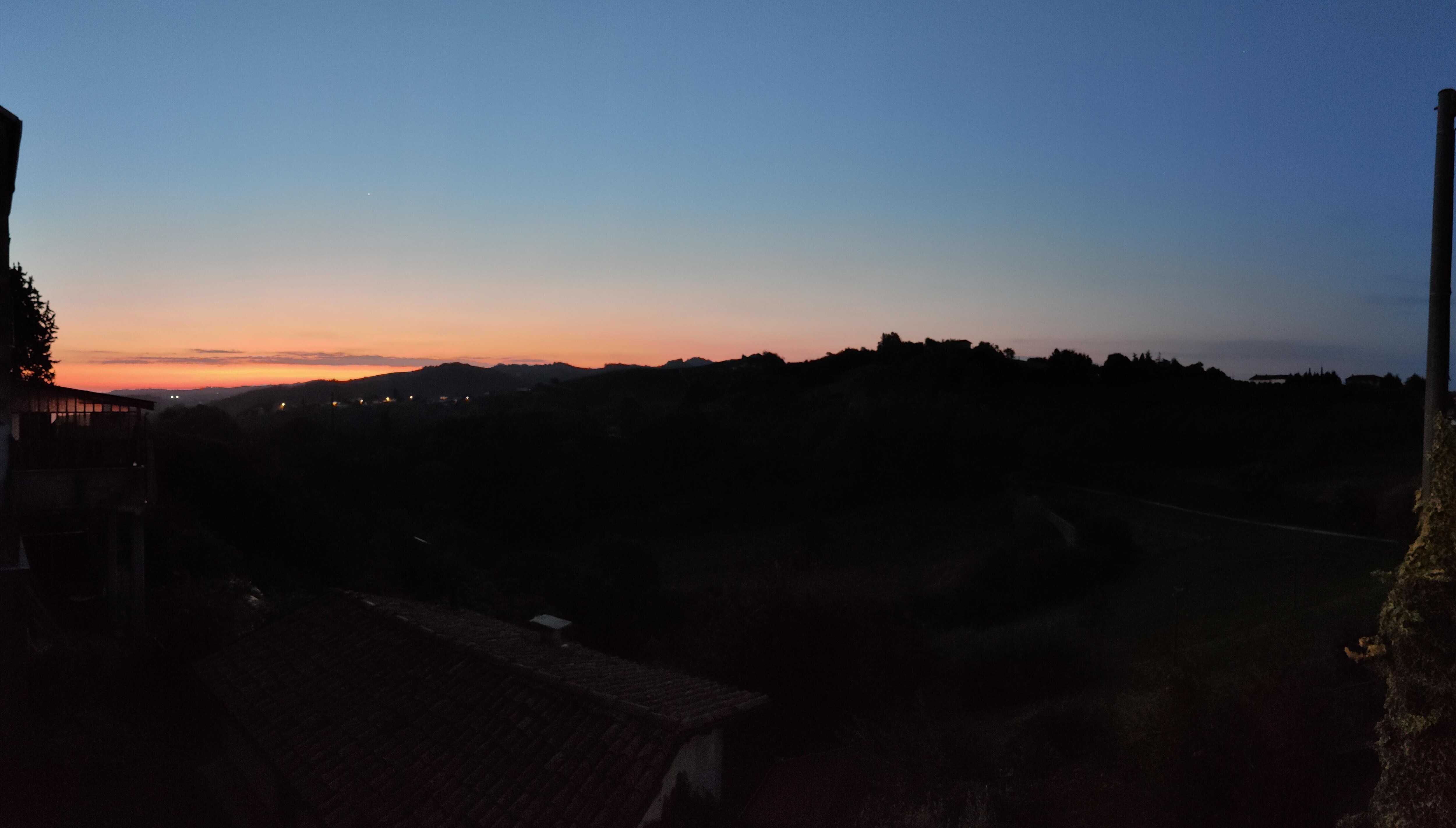 Sonnenaufgang vom Balkon des Schlafszimmers