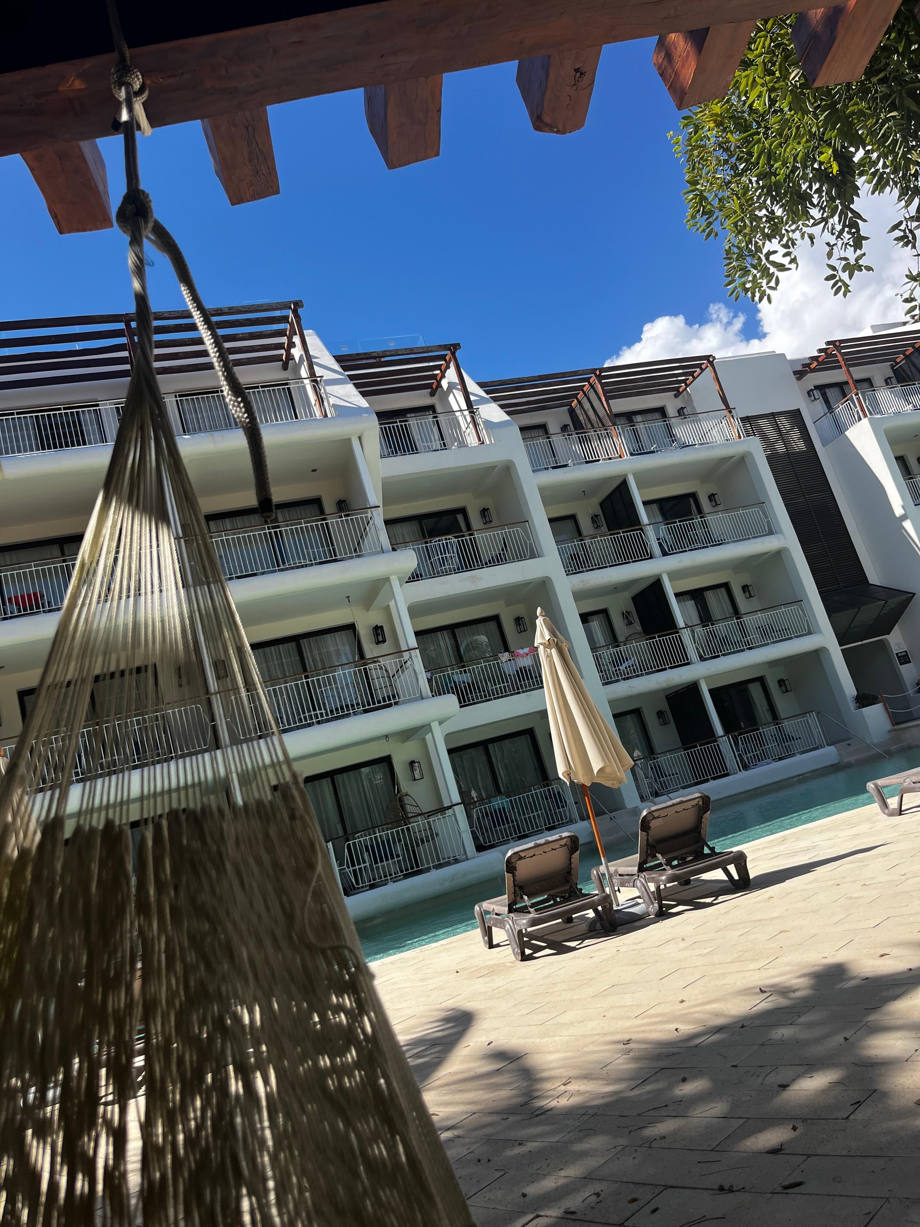 Rooms with swim out pools