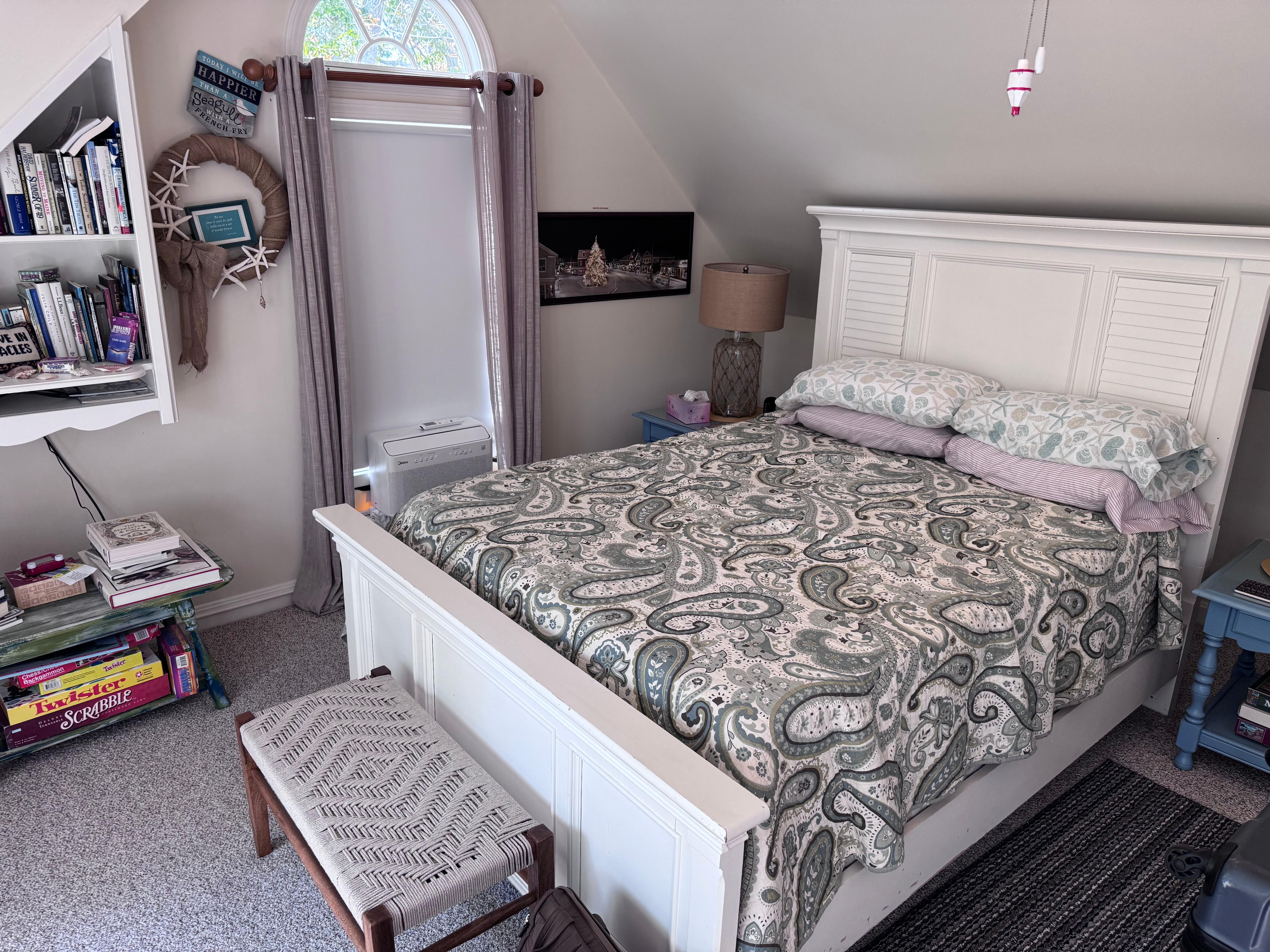 Ultra comfortable queen size bed (not pictured is the TV on the chest in front of the bed). 