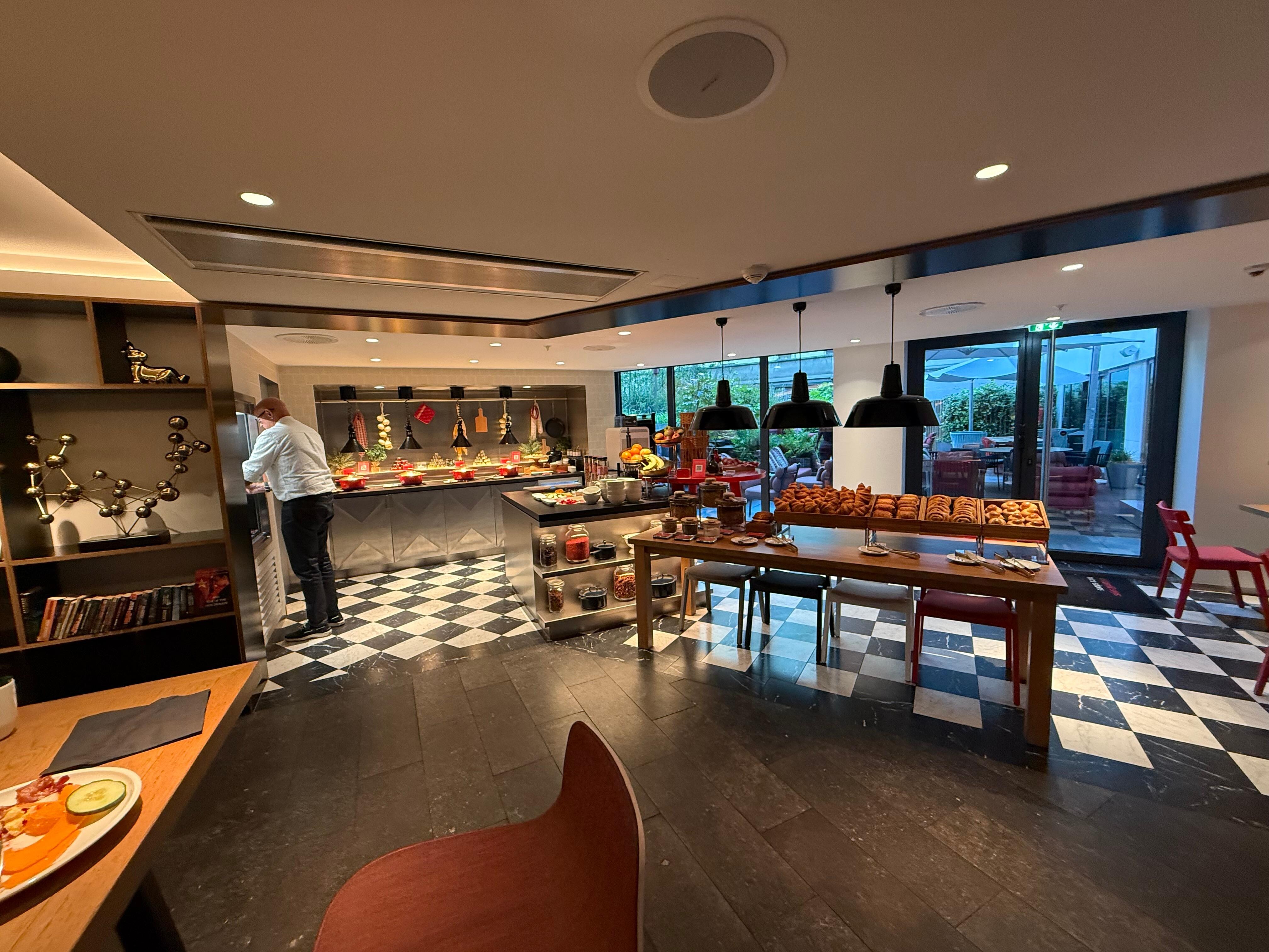 Breakfast area