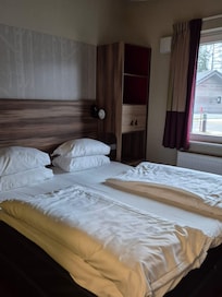 1 von 3 Schlafzimmer