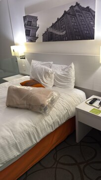 Esa bolsa estaba vieja y la colcha sucia llamamos para pedir una limpia y nunca contestaron